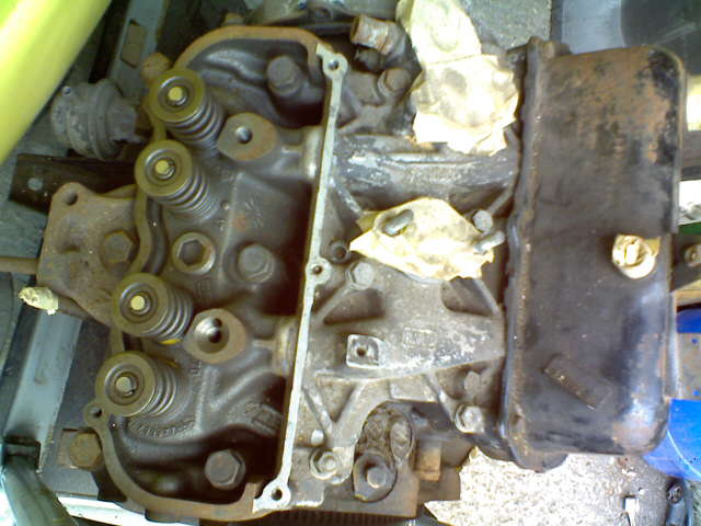 REPLACEMENT ENGINE NEEDS ROCKERS AND HEADS REMOVING TO CHECK BORES.jpg